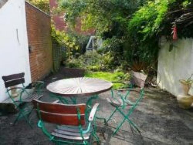 			Studio Apartment, 1 bath, 1 reception Flat			 Walm Lane, WILLESDEN GREEN NW2